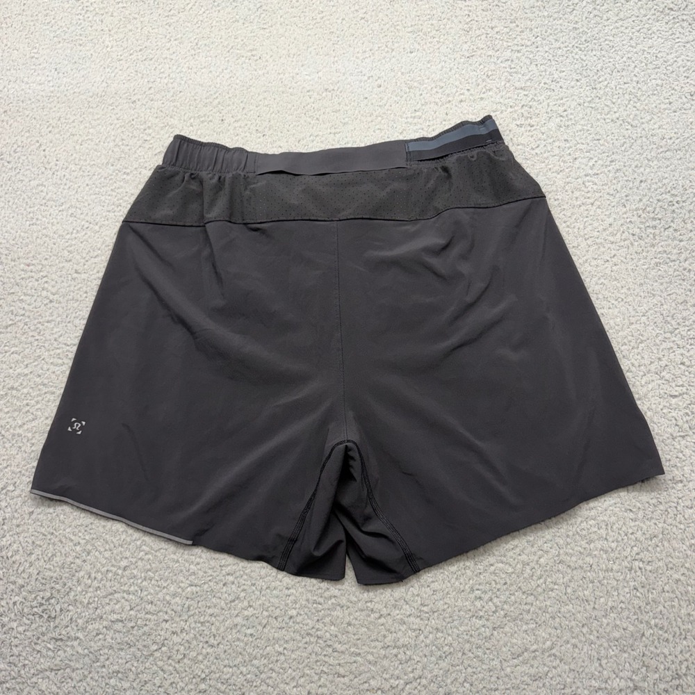 Lululemon LM7AFWS Mens Size Large Black 7"  Pace Breaker Lined Athletic Shorts